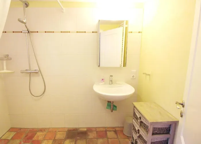 Kleine Flucht Lägenhet Lenste